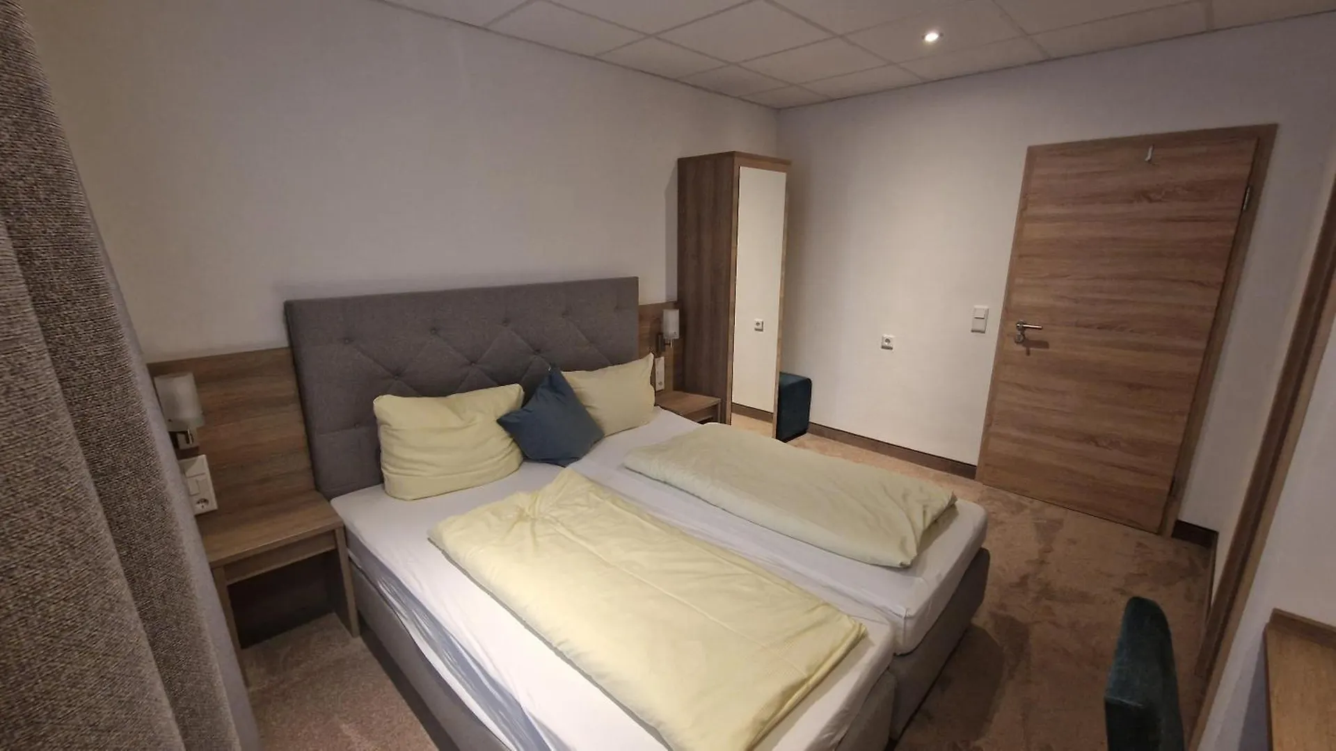 Schwarzer Adler - Hotel Garni Ipsheim Germany