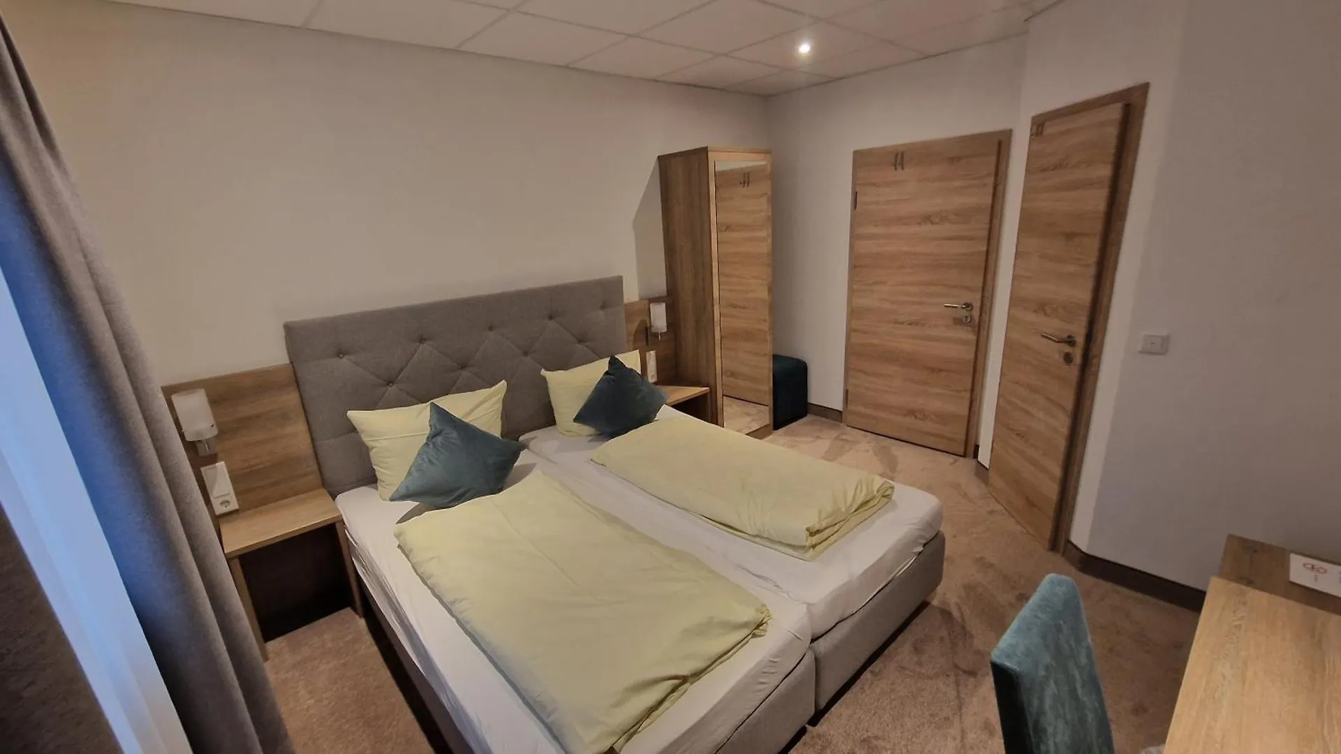 ***  Schwarzer Adler - Hotel Garni Ipsheim Germany